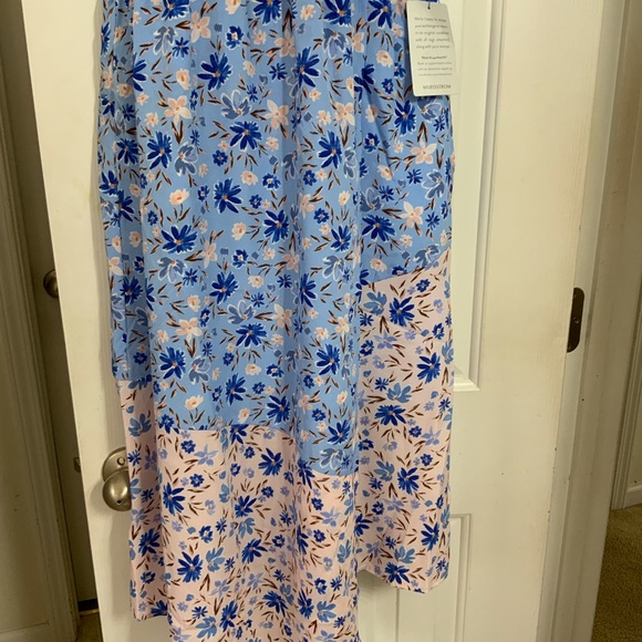 VINCE CAMUTO BLUE MULTICOLORED DRESS. SIZE- 10P - Picture 3 of 10